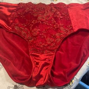 Cacique Red lace front with gathered bottom ladies panties under garments  26/28